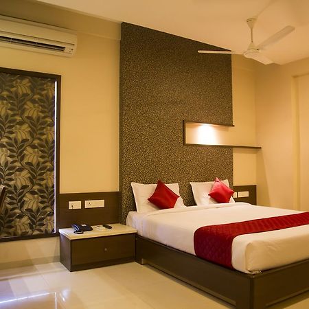 טירופור Hotel Sri Sakthi מראה חיצוני תמונה