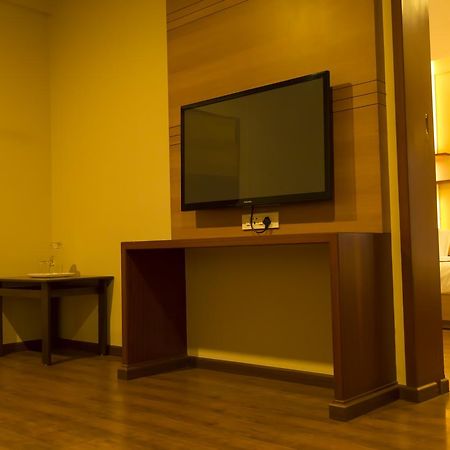 טירופור Hotel Sri Sakthi מראה חיצוני תמונה