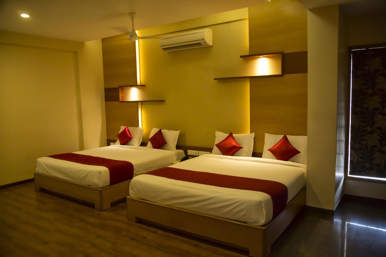טירופור Hotel Sri Sakthi מראה חיצוני תמונה
